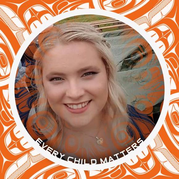 Meet your Posher, Chloe - Picture 1 of 1